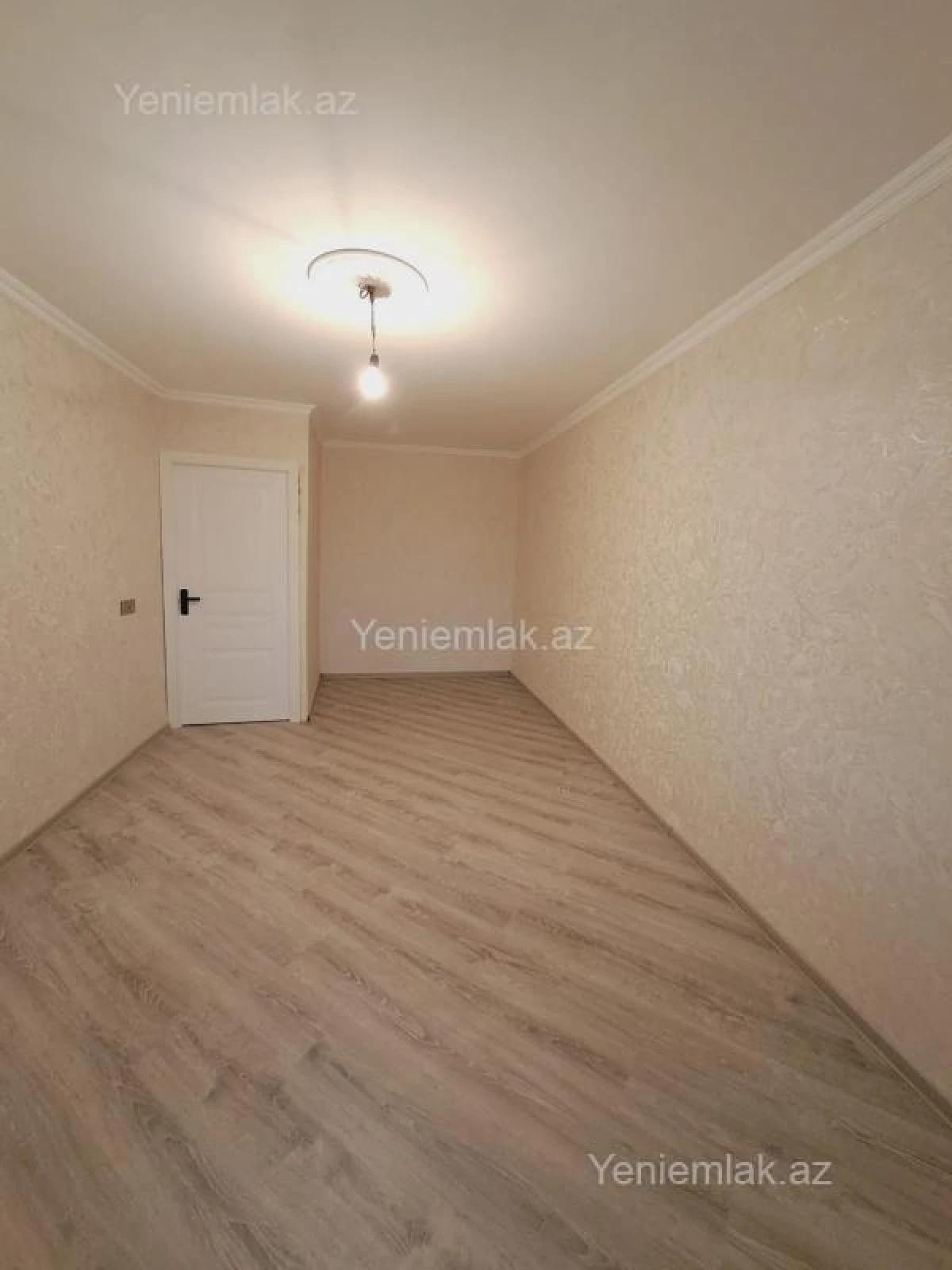 Satılır 1 otaqlı köhnə tikili 35 m²