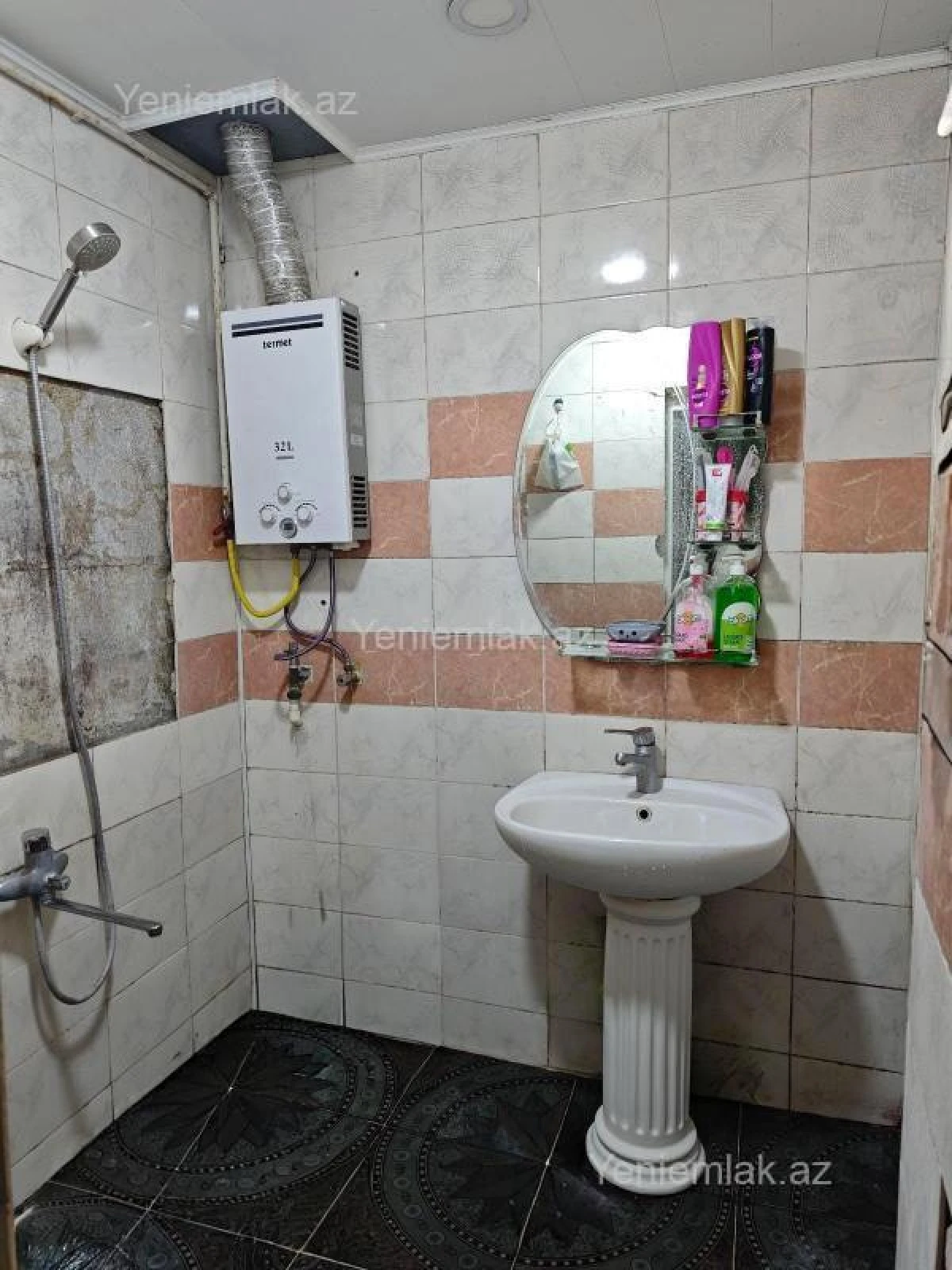 Satılır 3 otaqlı köhnə tikili 65 m²