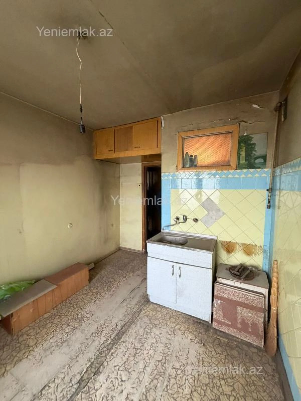 Satılır 3 otaqlı köhnə tikili 90 m²