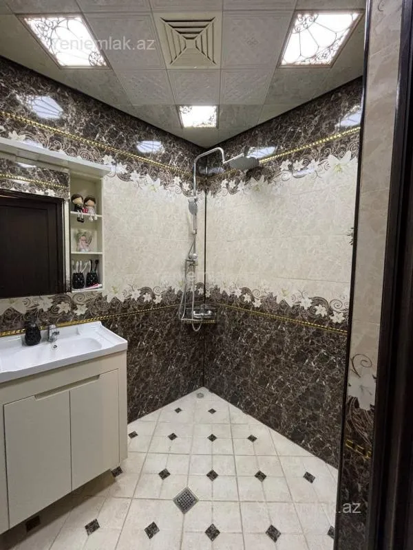 Satılır 2 otaqlı köhnə tikili 60 m²