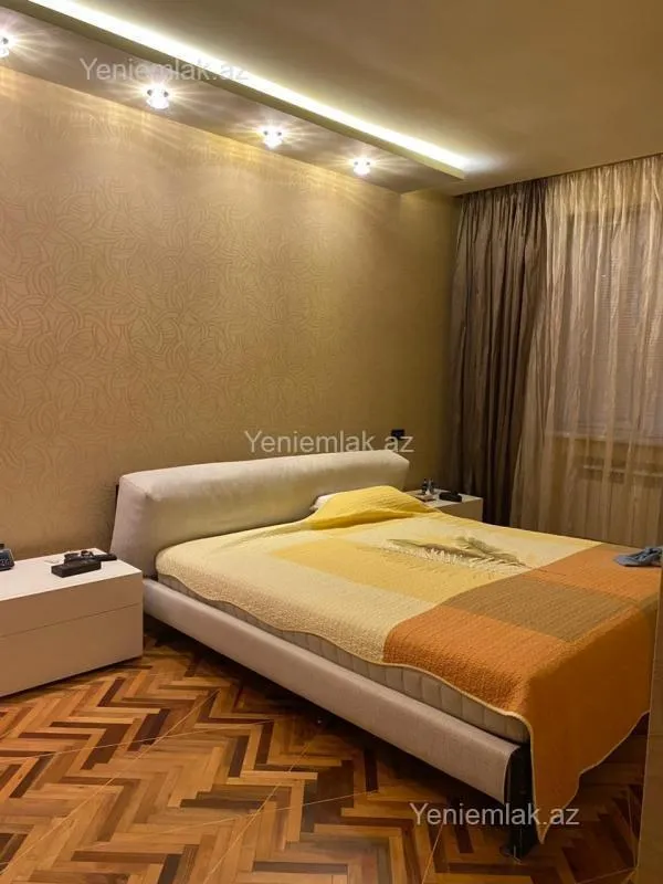 Satılır 3 otaqlı köhnə tikili 100 m²