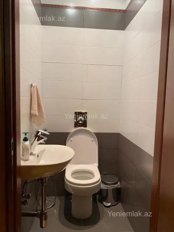 Satılır 3 otaqlı köhnə tikili 100 m²