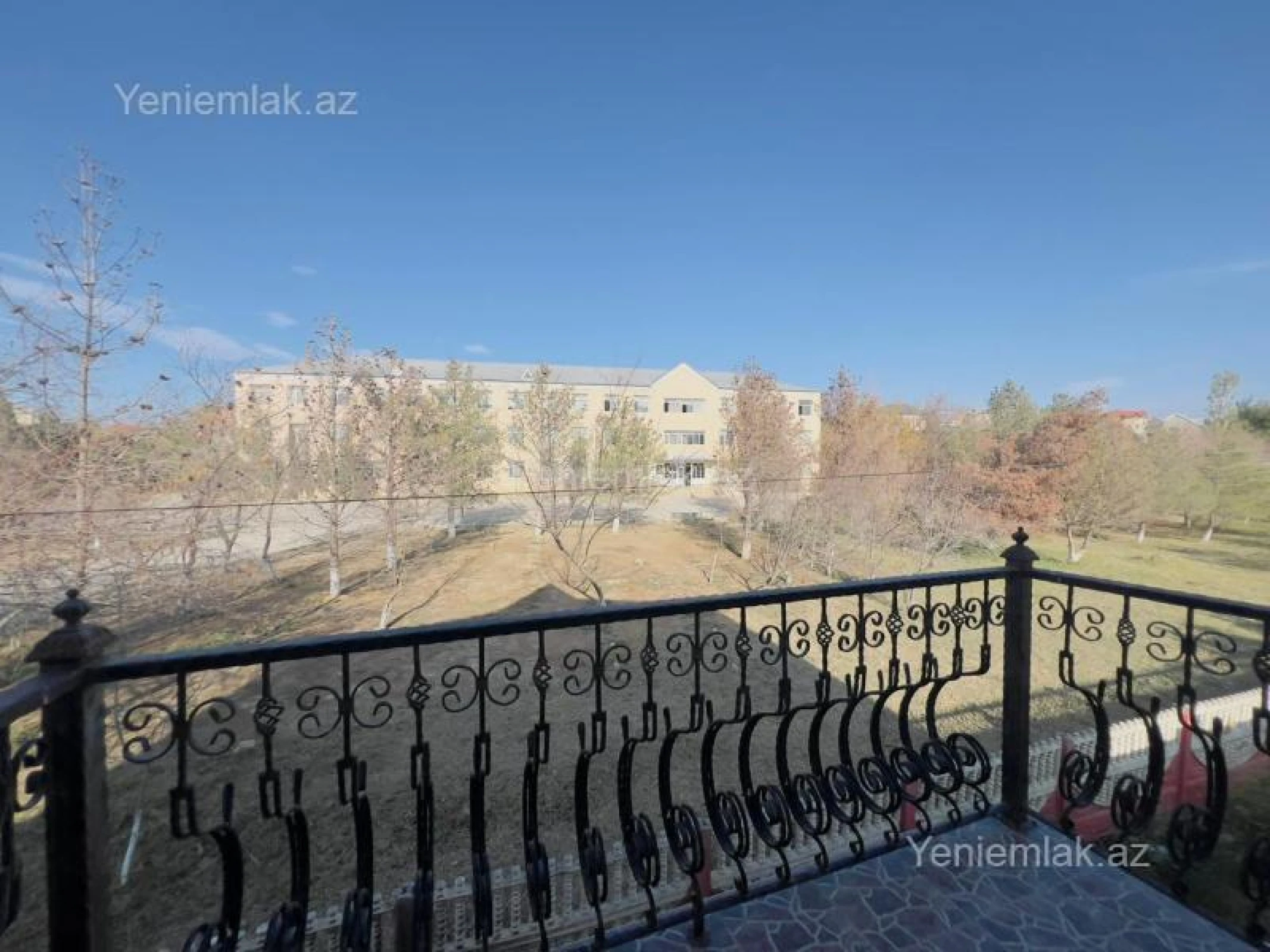 Satılır 16 otaqlı obyekt 900 m²