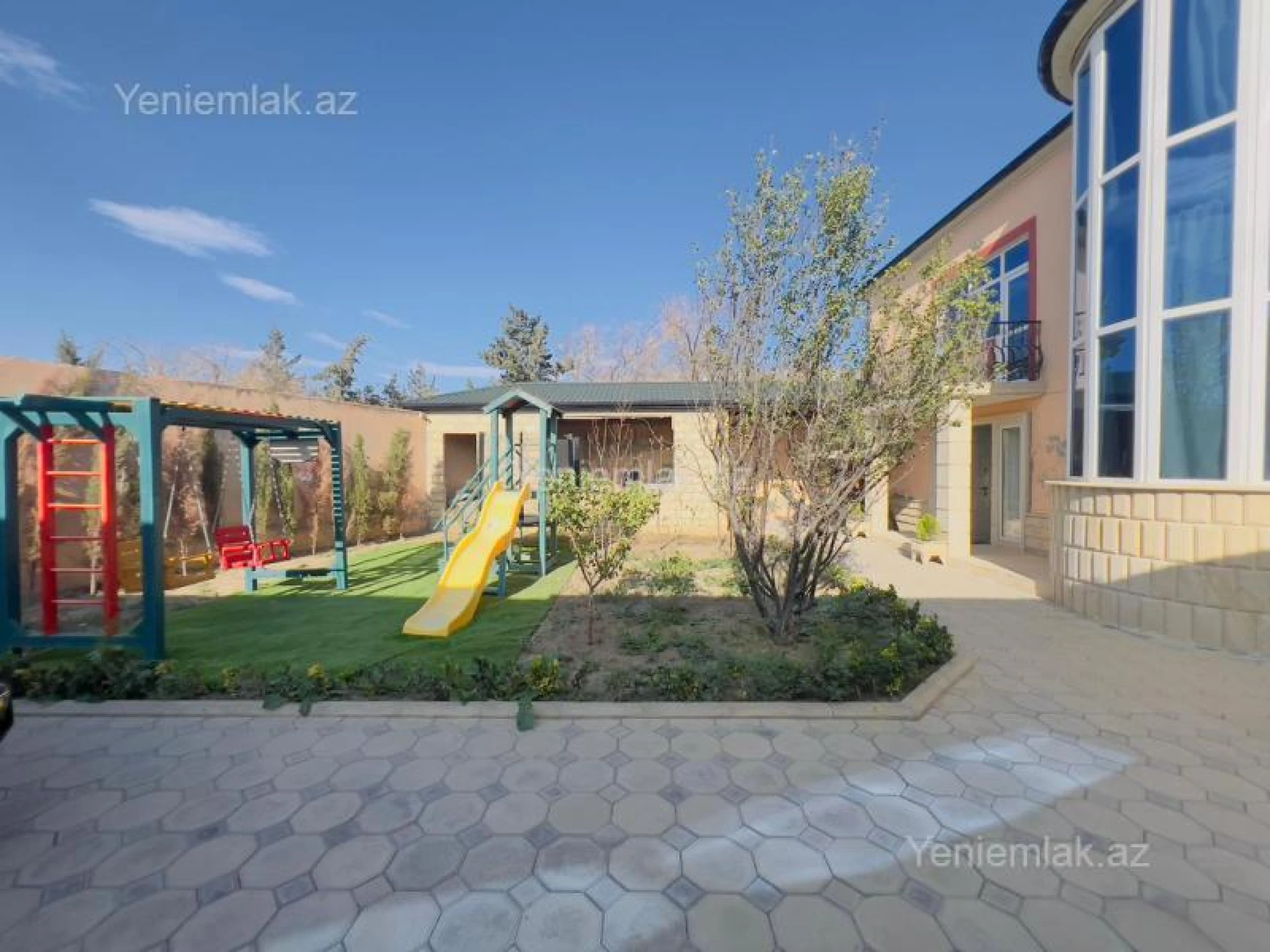 Satılır 16 otaqlı obyekt 900 m²