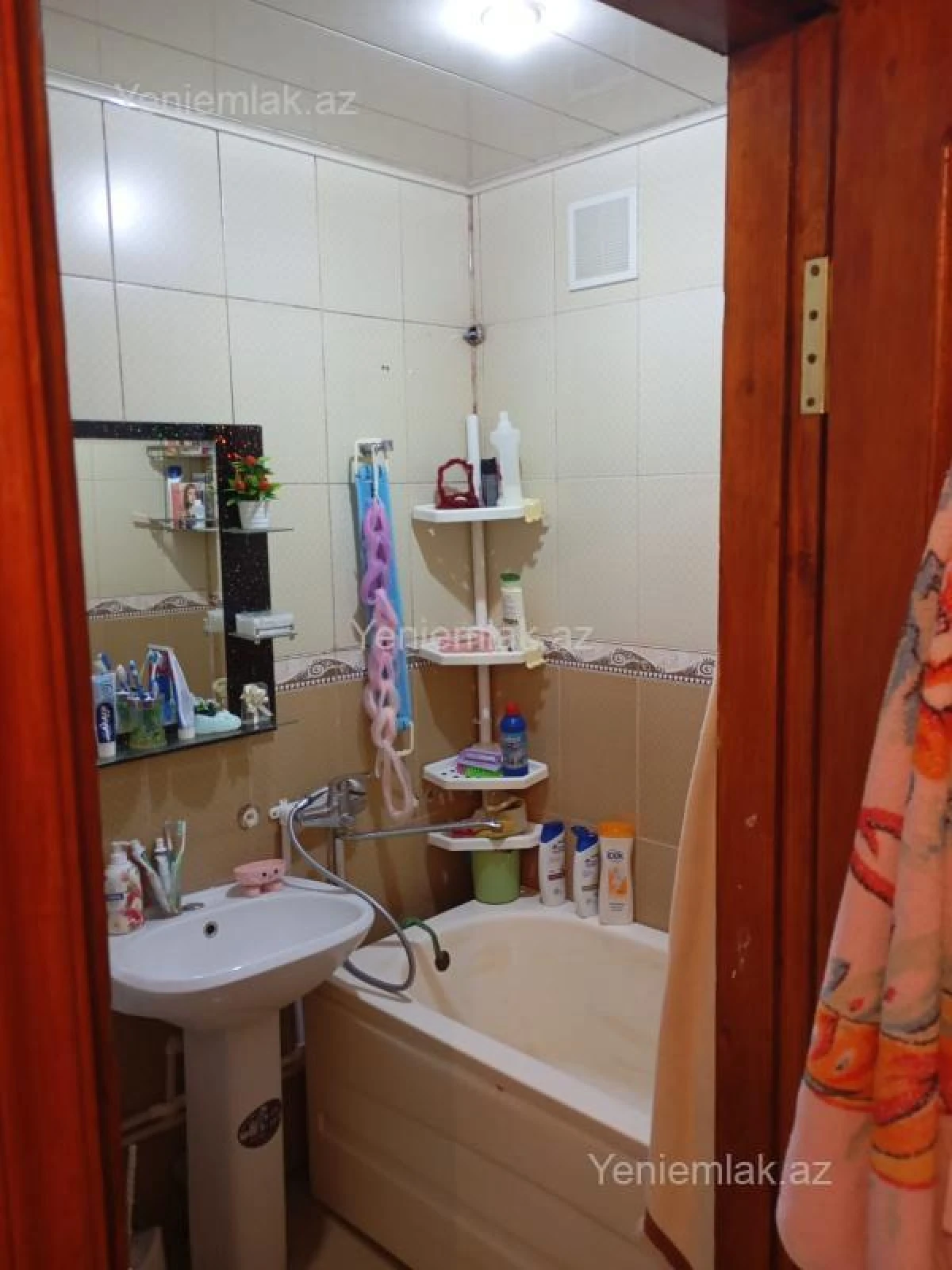 Satılır 1 otaqlı köhnə tikili 67 m²