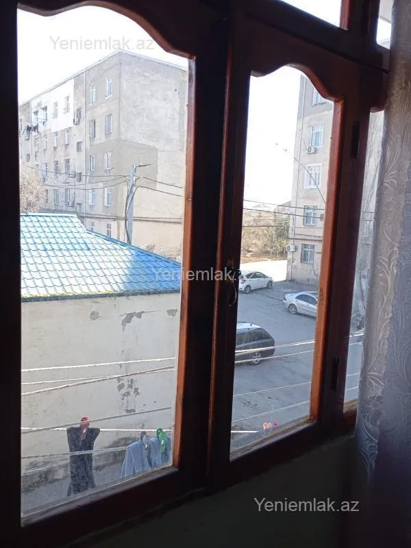 Satılır 1 otaqlı köhnə tikili 67 m²