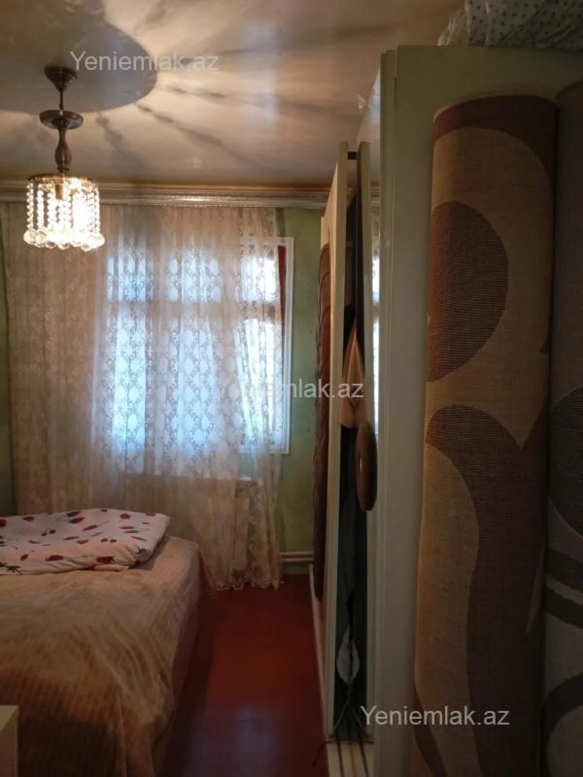 Satılır 1 otaqlı köhnə tikili 67 m²