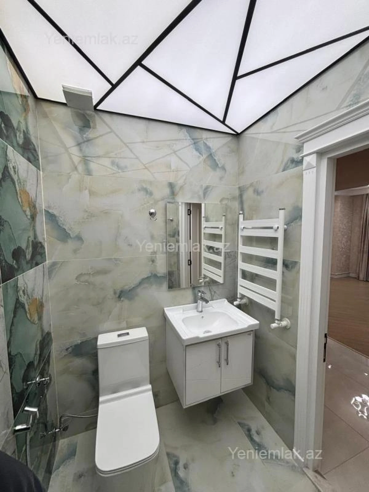 Satılır 2 otaqlı yeni tikili 67.5 m²