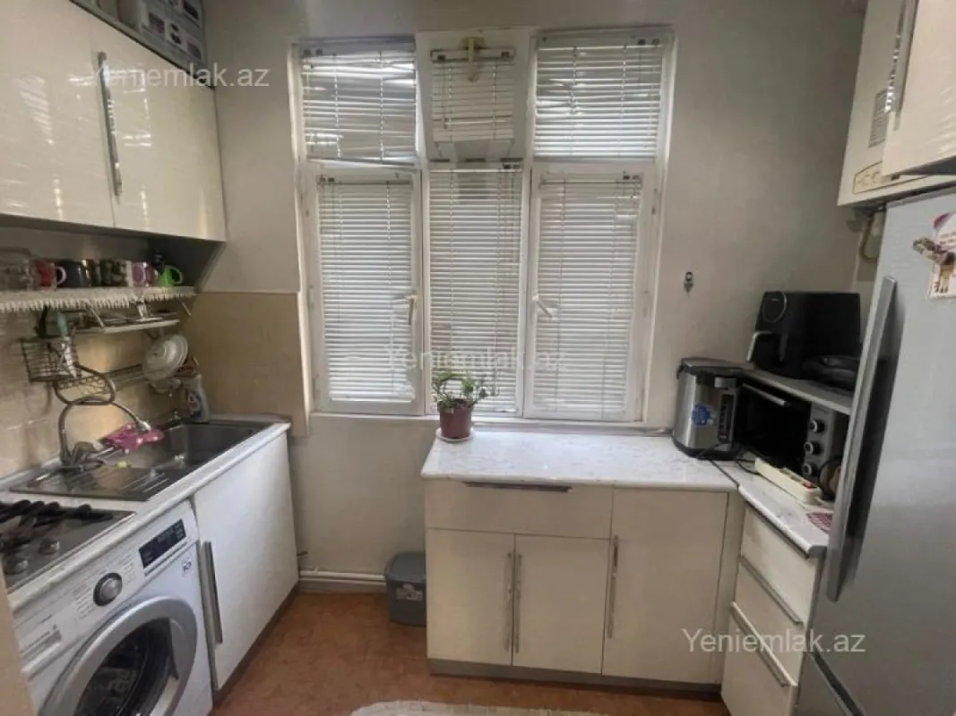 Satılır 3 otaqlı köhnə tikili 55 m²