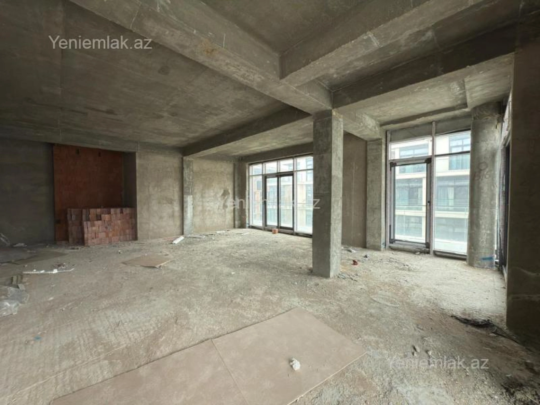 Satılır 3 otaqlı köhnə tikili 133.4 m²