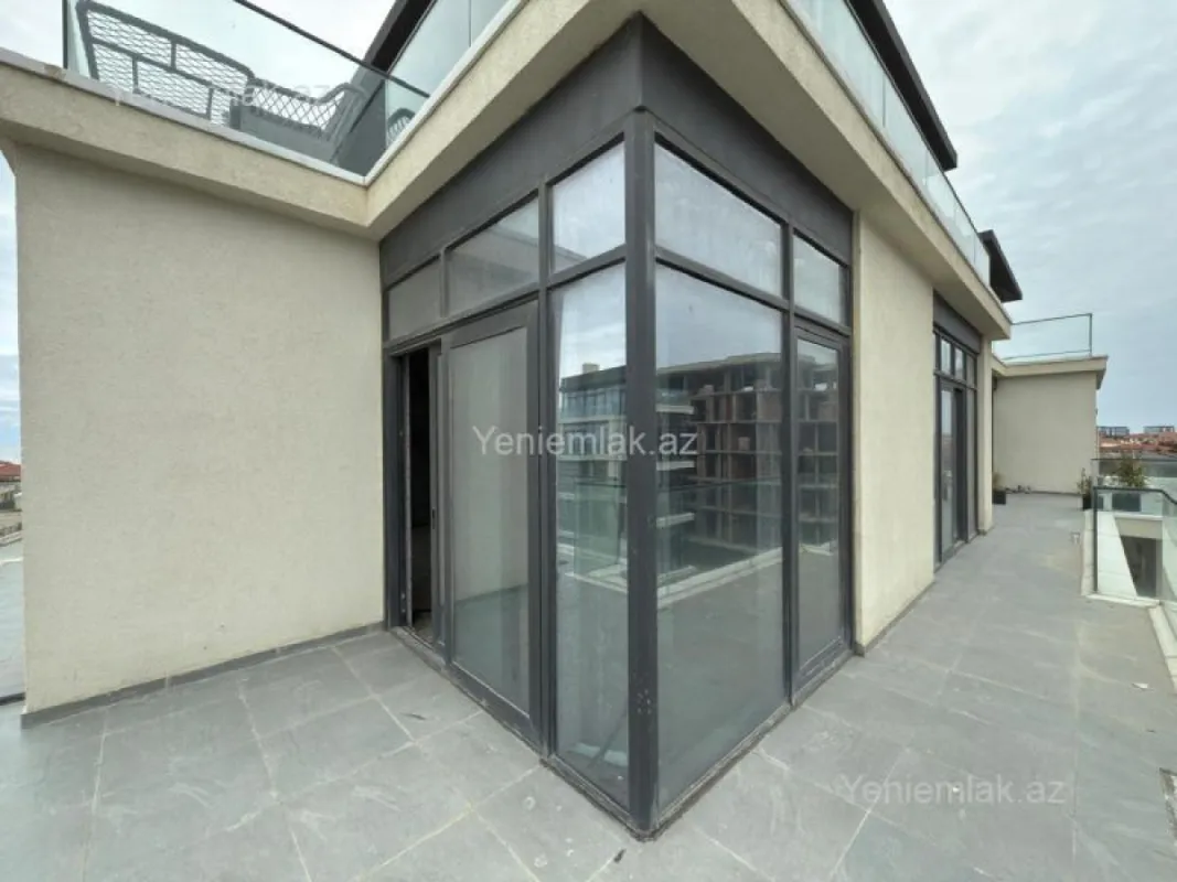 Satılır 3 otaqlı köhnə tikili 133.4 m²