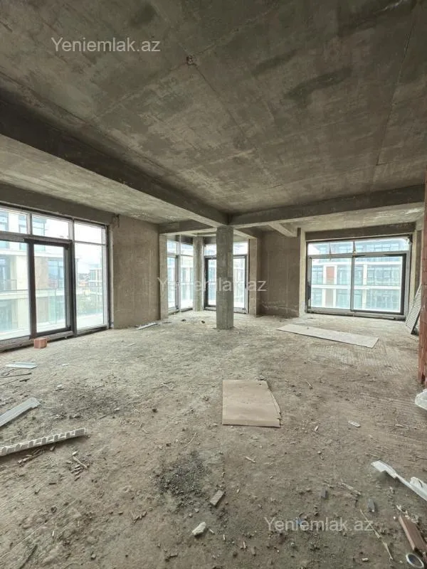 Satılır 3 otaqlı köhnə tikili 133.4 m²