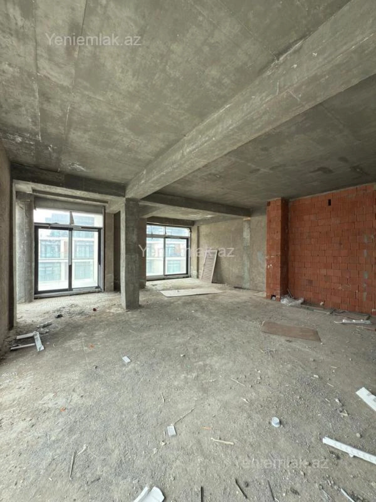 Satılır 3 otaqlı köhnə tikili 133.4 m²