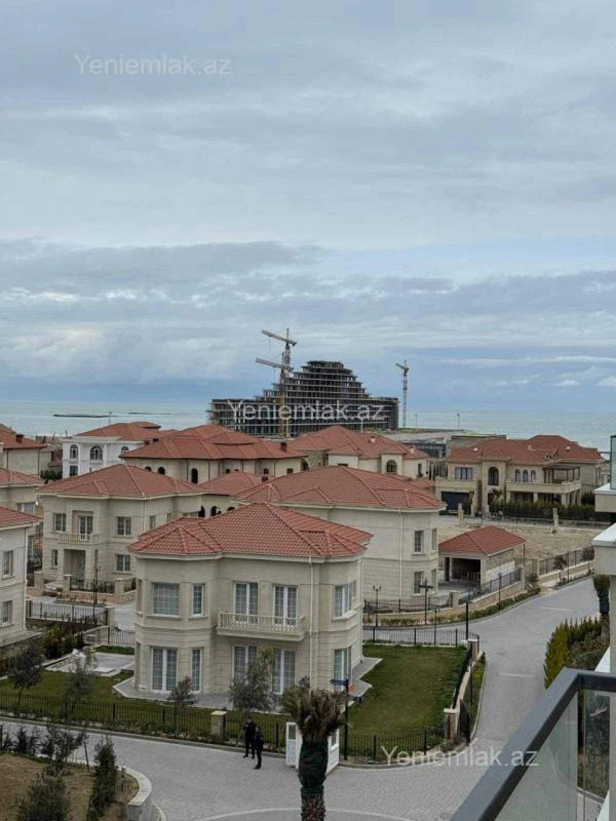 Satılır 3 otaqlı köhnə tikili 133.4 m²