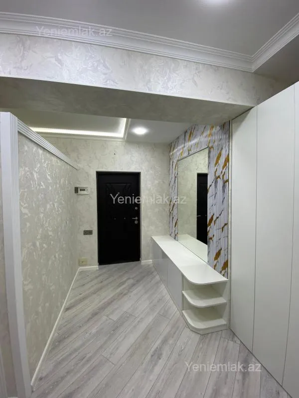 Satılır 3 otaqlı yeni tikili 82 m²