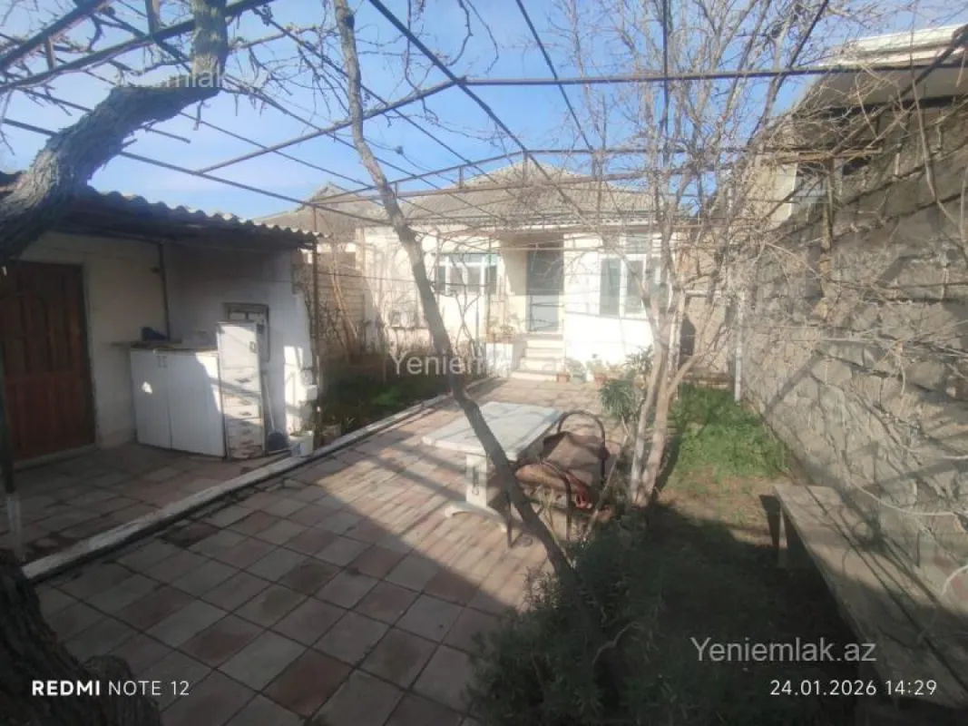 Satılır 5 otaqlı həyət evi 140 m²