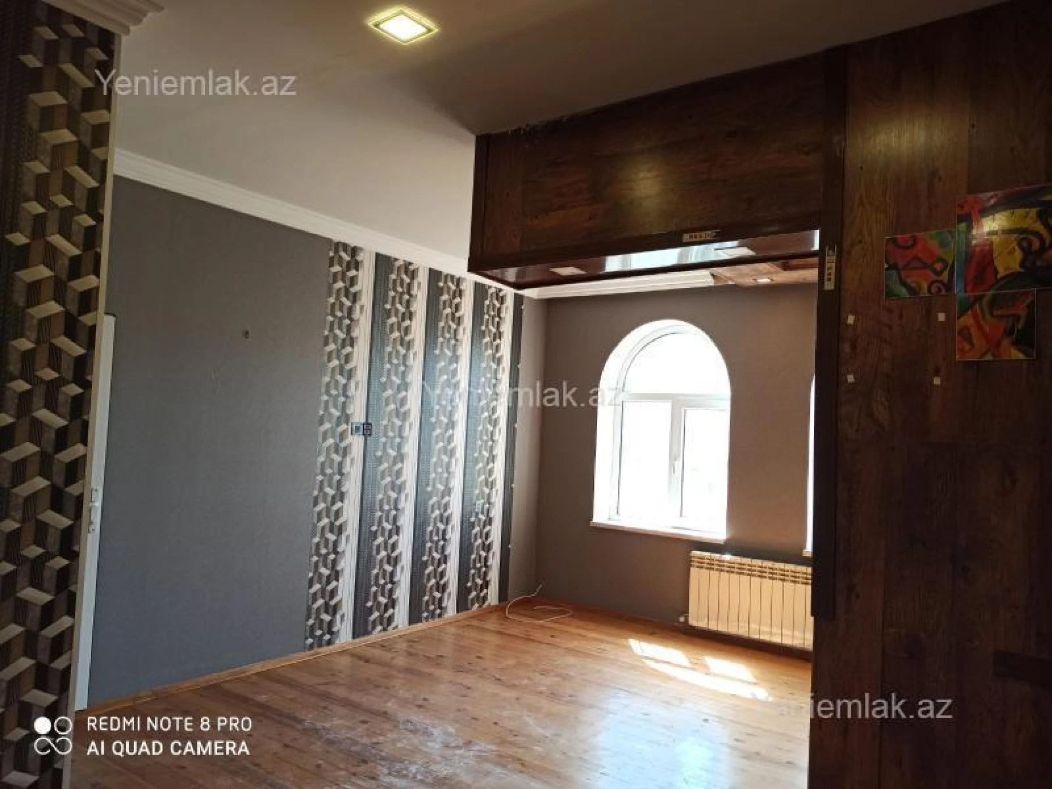 Satılır 8 otaqlı həyət evi 300 m²
