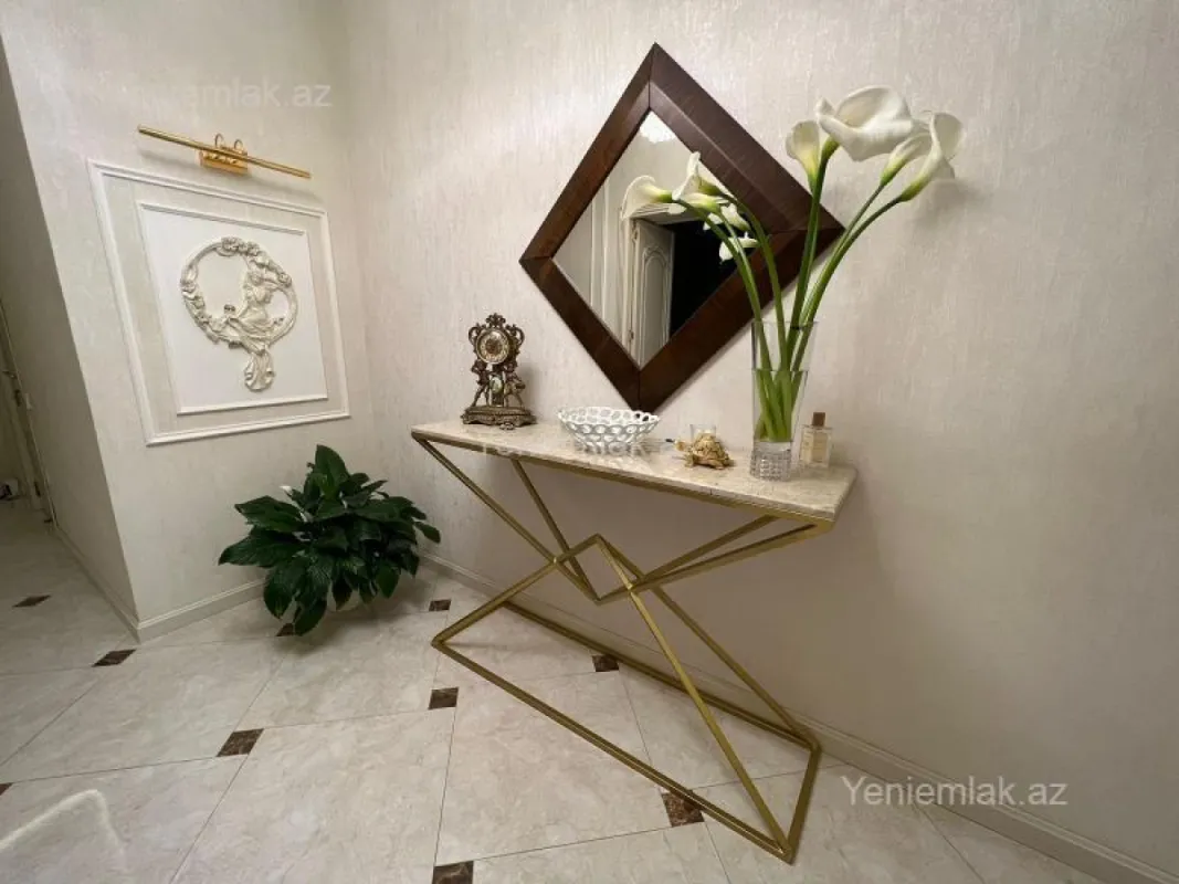 Satılır 3 otaqlı yeni tikili 140 m²