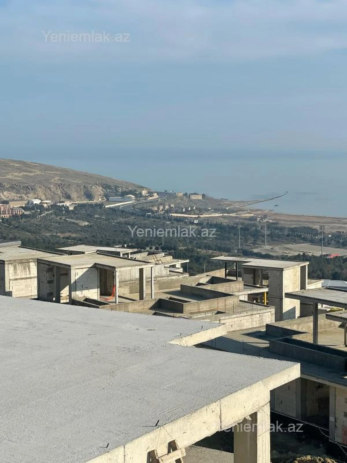 Satılır 5 otaqlı həyət evi 383 m²