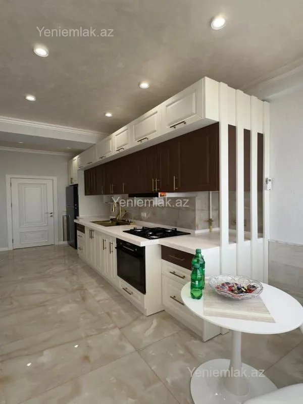 Satılır 4 otaqlı yeni tikili 145 m²