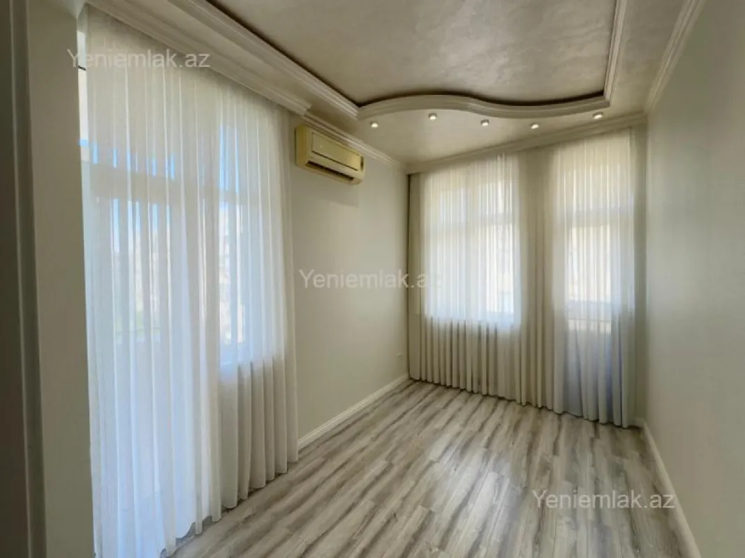 Satılır 4 otaqlı yeni tikili 145 m²