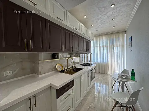 Satılır 4 otaqlı yeni tikili 145 m²