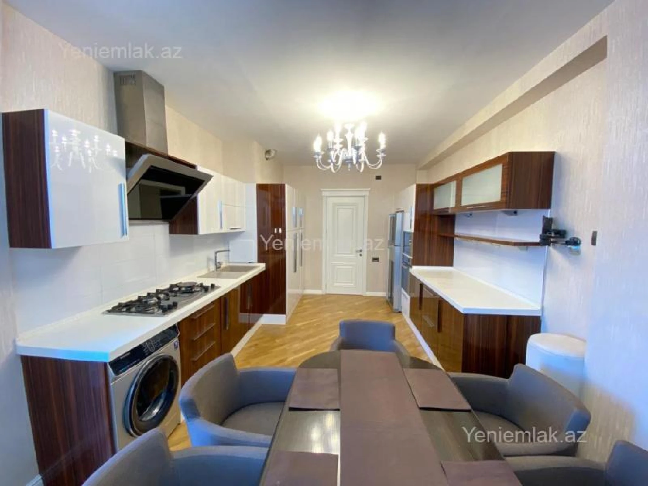 Satılır 4 otaqlı yeni tikili 175 m²