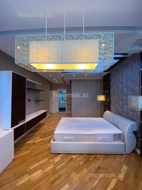 Satılır 4 otaqlı yeni tikili 175 m²