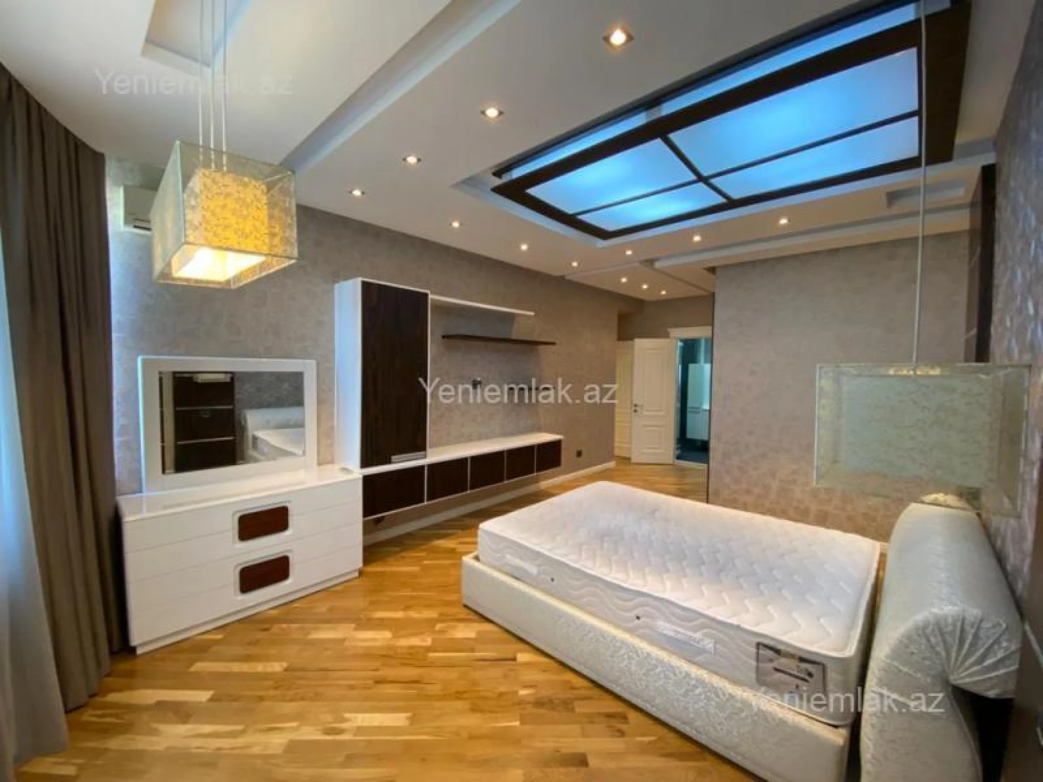 Satılır 4 otaqlı yeni tikili 175 m²