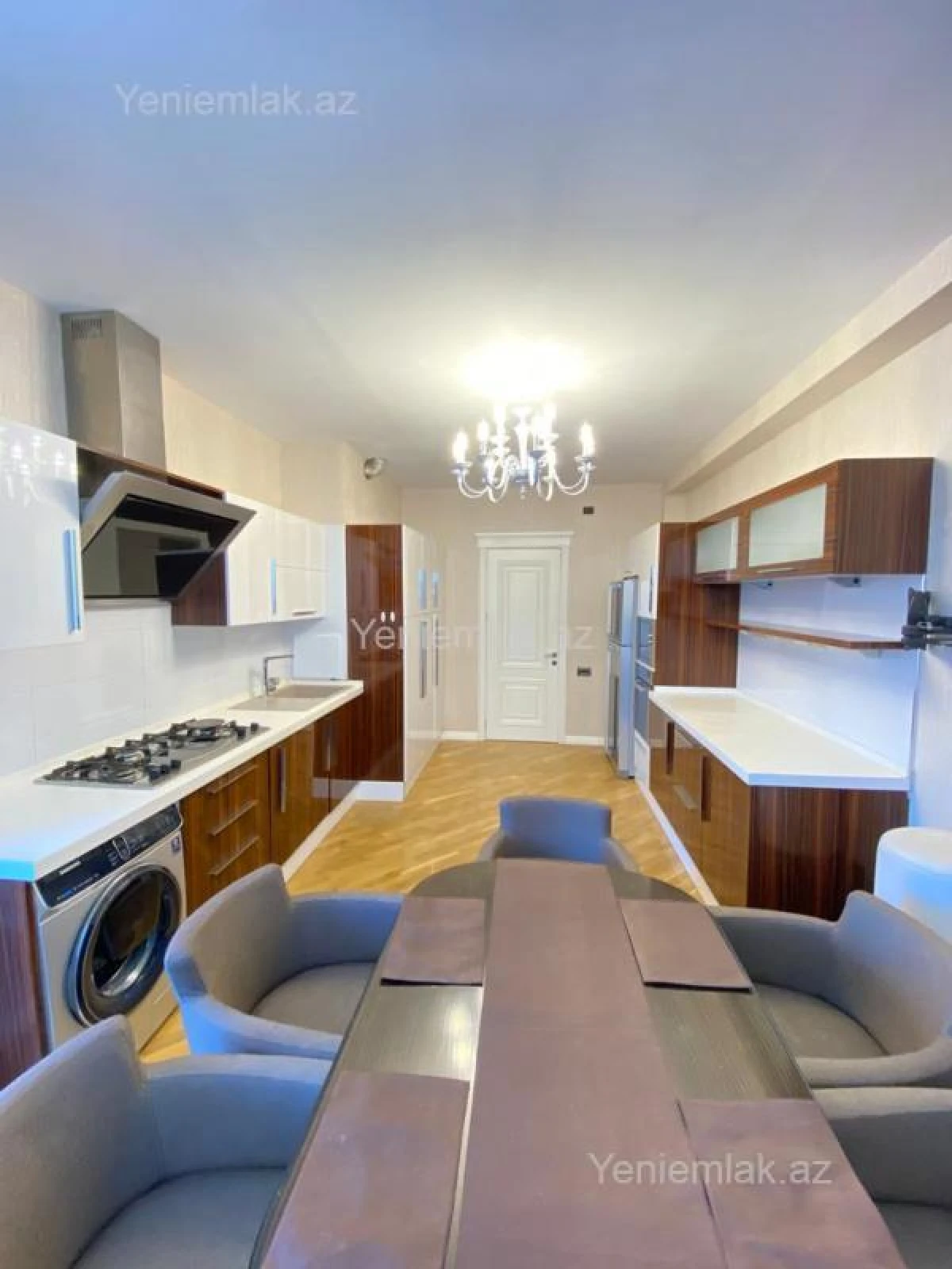 Satılır 4 otaqlı yeni tikili 175 m²