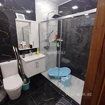 Satılır 3 otaqlı köhnə tikili 95 m²