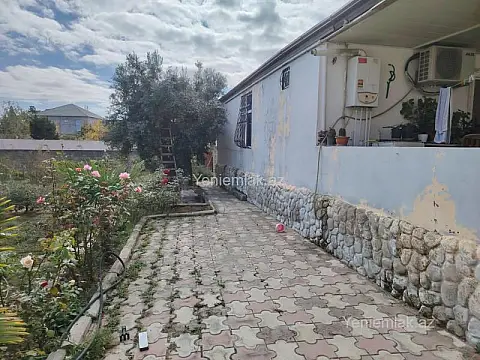Satılır 4 otaqlı həyət evi 140 m²