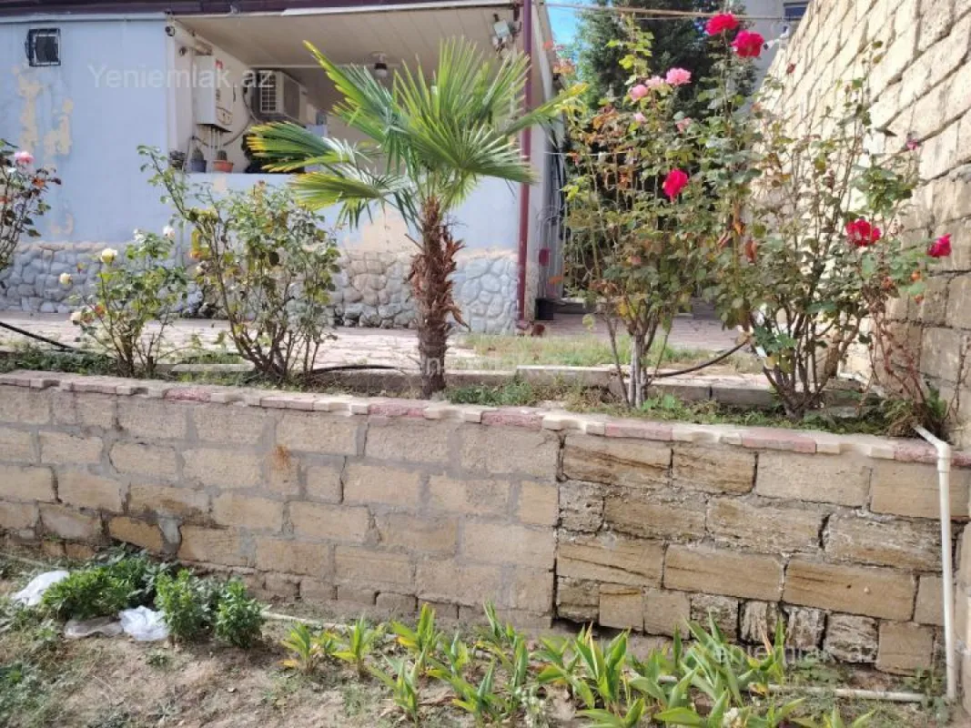 Satılır 4 otaqlı həyət evi 140 m²