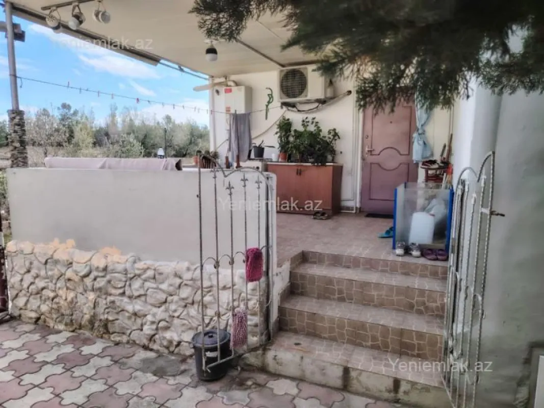Satılır 4 otaqlı həyət evi 140 m²