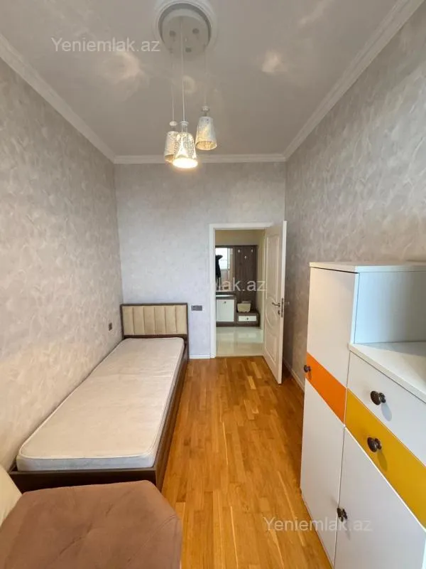 Satılır 3 otaqlı yeni tikili 70 m²