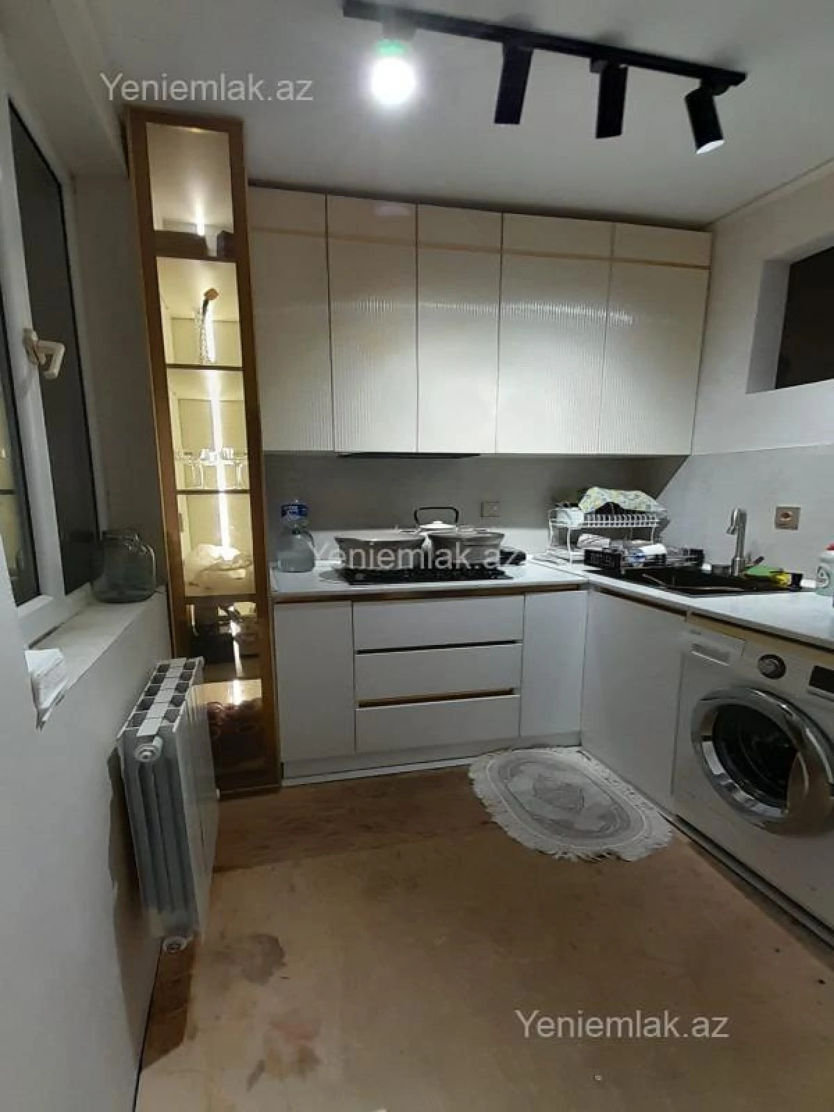 Satılır 4 otaqlı köhnə tikili 90 m²