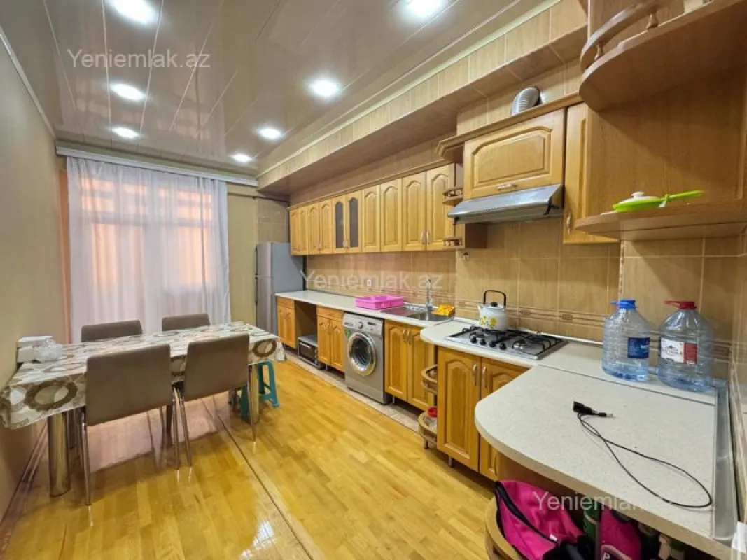 Satılır 3 otaqlı yeni tikili 120 m²