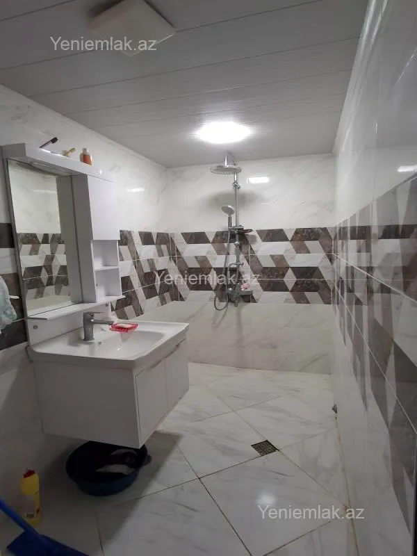 Satılır 2 otaqlı köhnə tikili 60 m²