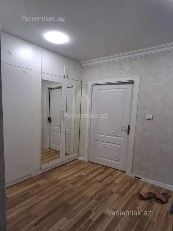 Satılır 2 otaqlı köhnə tikili 60 m²