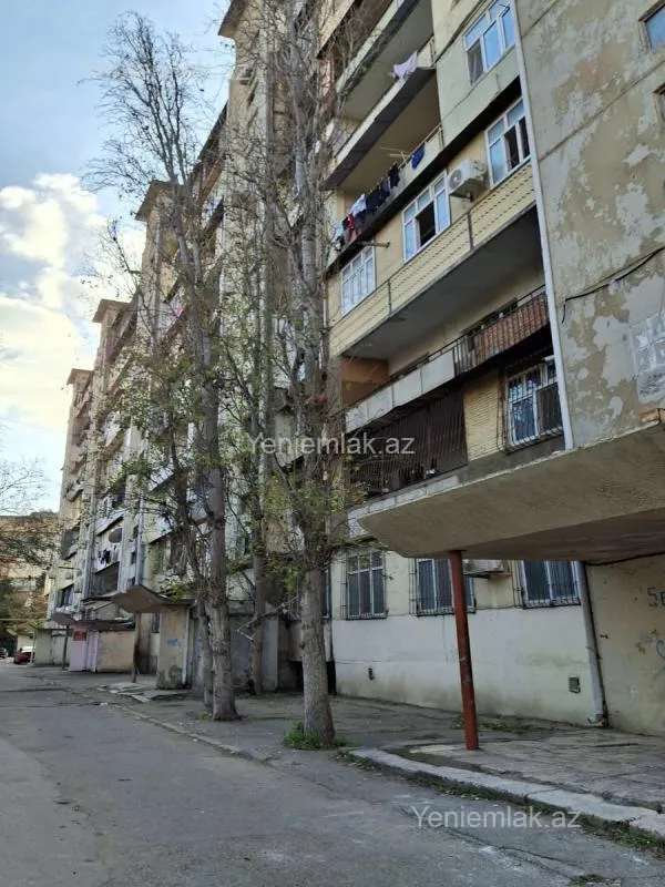 Satılır 2 otaqlı köhnə tikili 60 m²