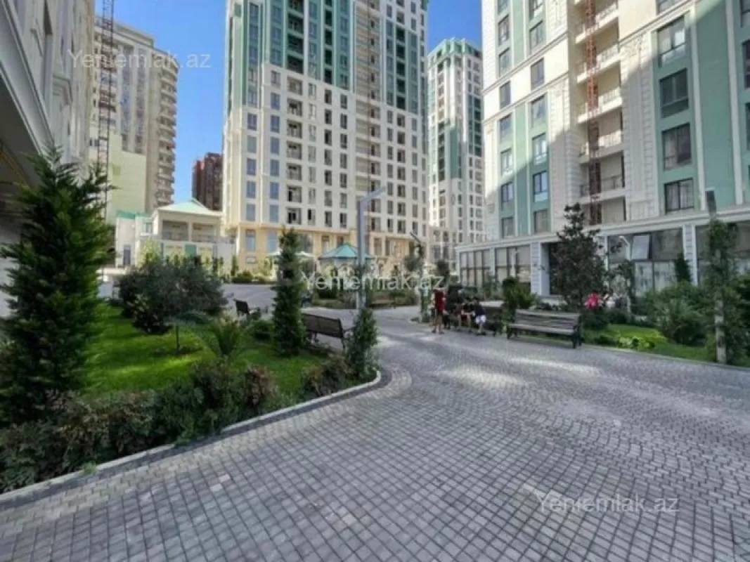 Satılır 4 otaqlı yeni tikili 120 m²