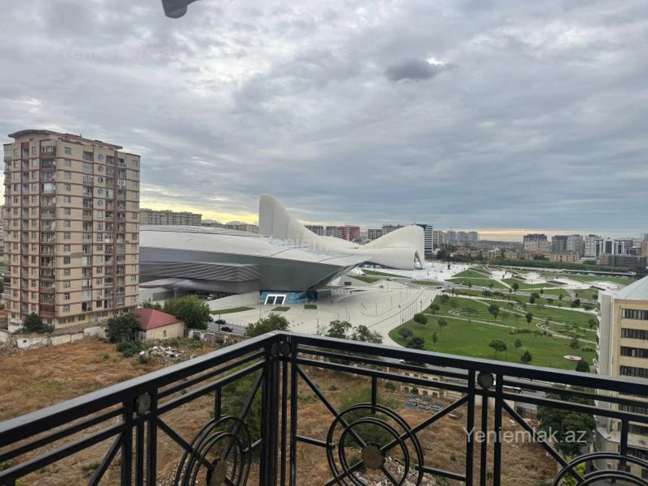 Satılır 4 otaqlı yeni tikili 120 m²