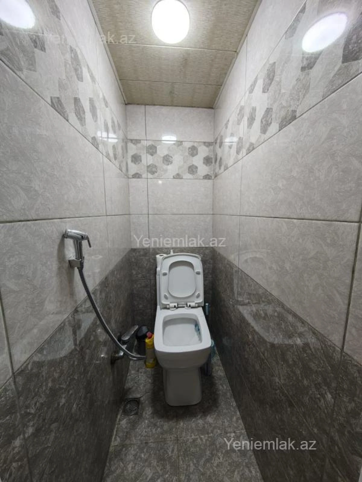 Satılır 2 otaqlı köhnə tikili 60 m²