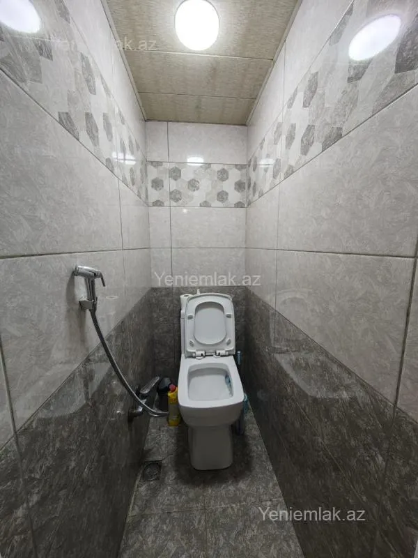 Satılır 2 otaqlı köhnə tikili 60 m²