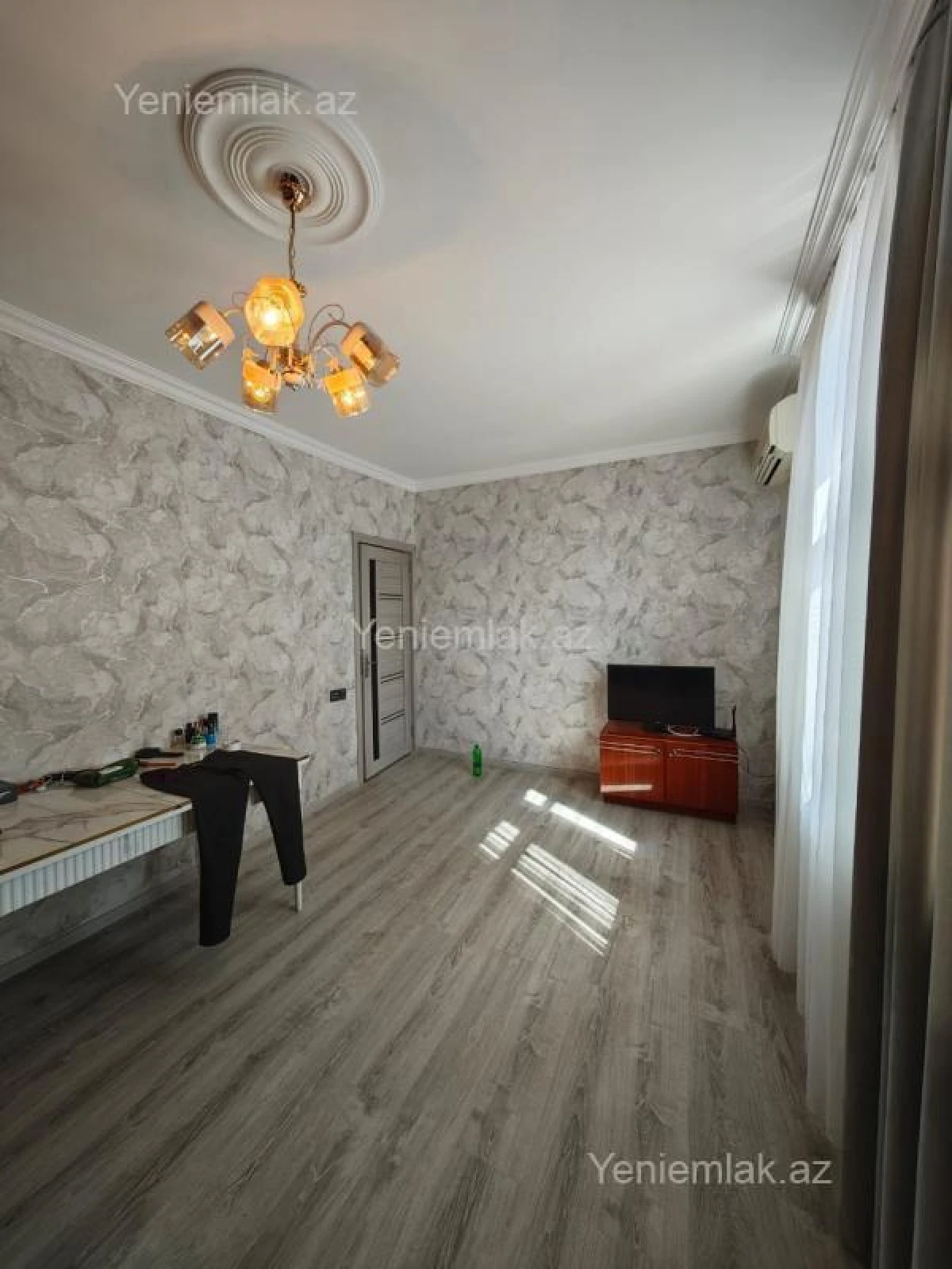 Satılır 2 otaqlı köhnə tikili 60 m²