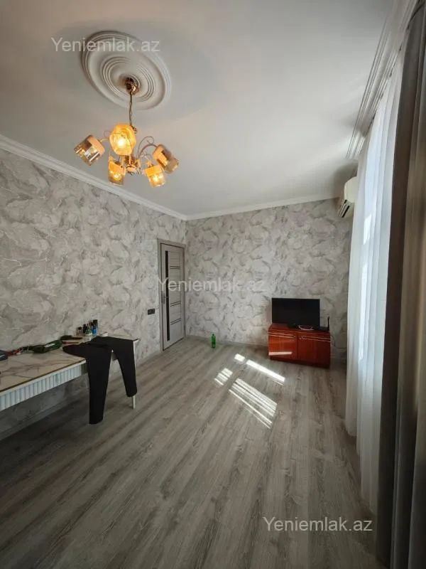 Satılır 2 otaqlı köhnə tikili 60 m²