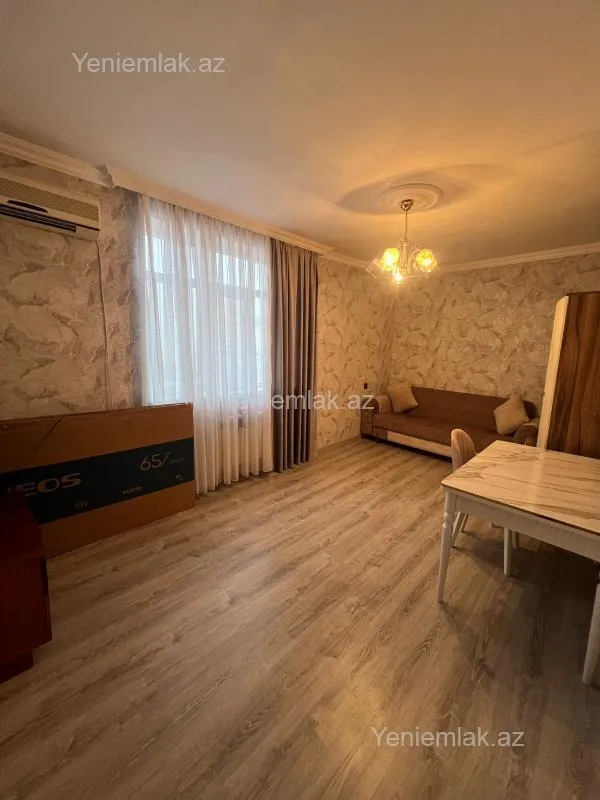 Satılır 2 otaqlı köhnə tikili 60 m²