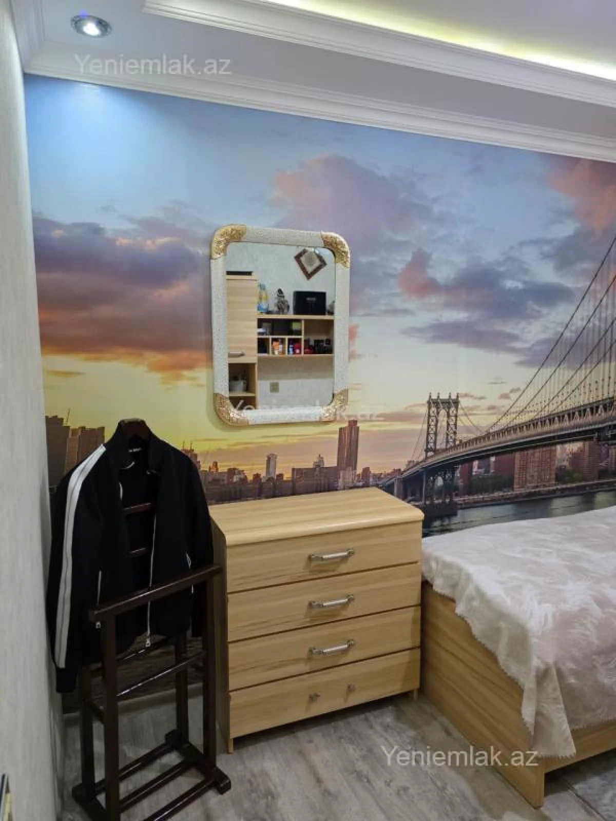 Satılır 4 otaqlı köhnə tikili 115 m²