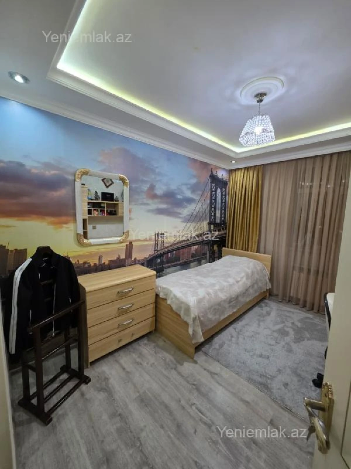 Satılır 4 otaqlı köhnə tikili 115 m²