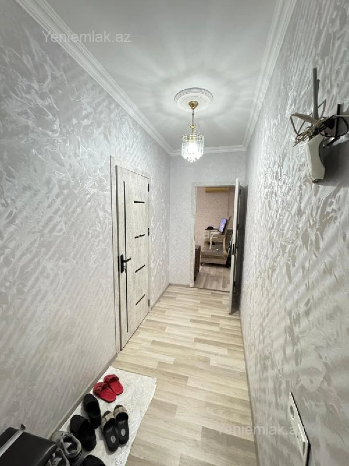 Satılır 2 otaqlı köhnə tikili 88 m²